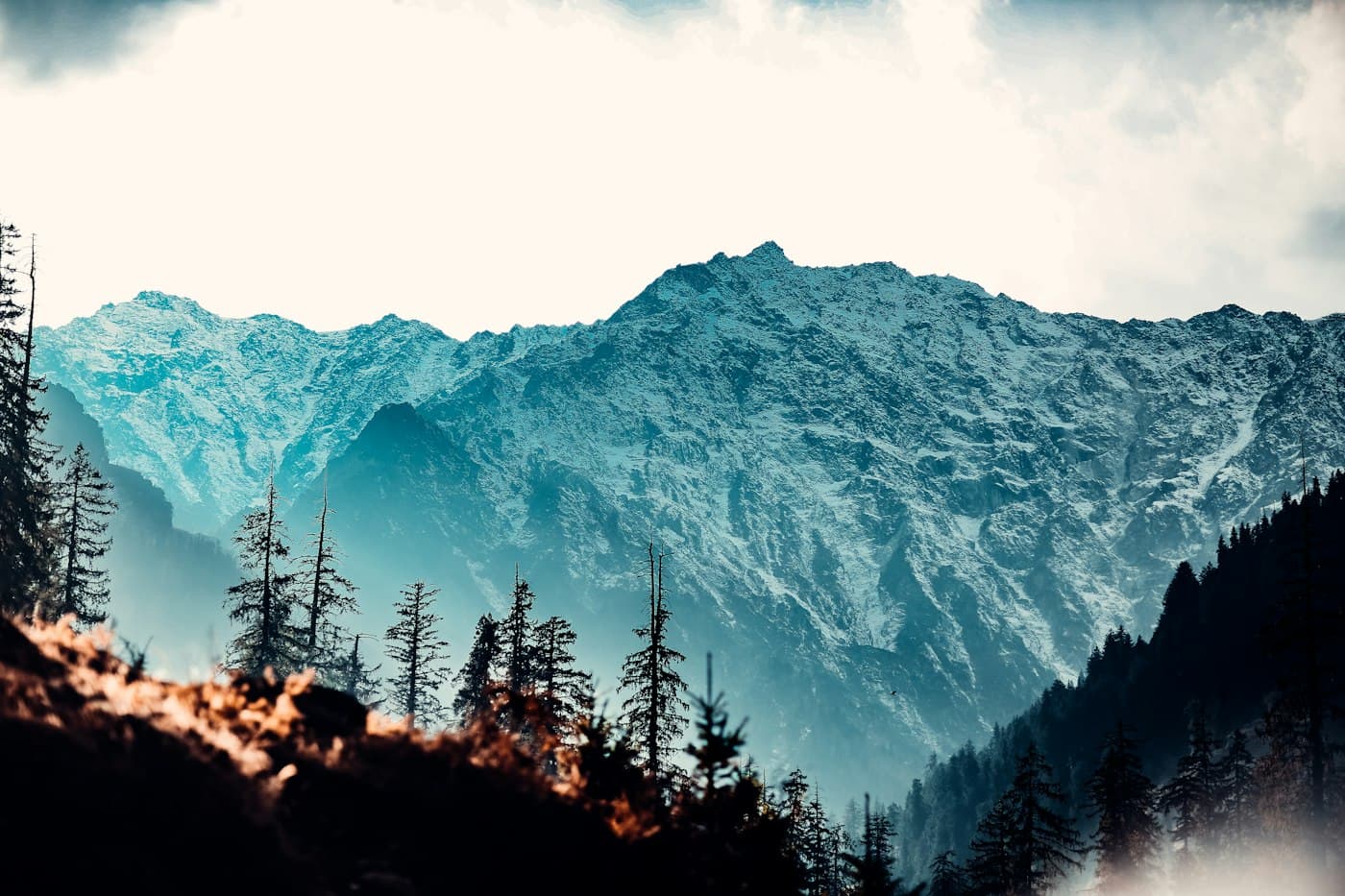 Peaceful mountain and river atmosphere of north India